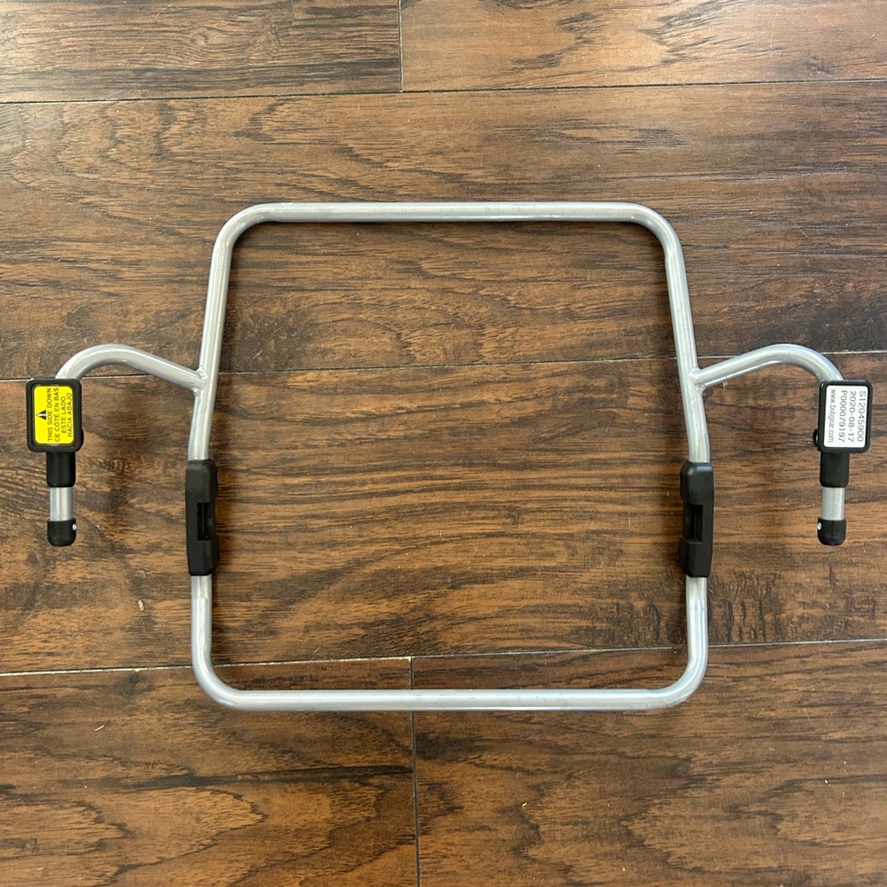 BOB Stoller Chicco Adapter, great condition!